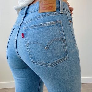 Levi’s Wedgie Straights